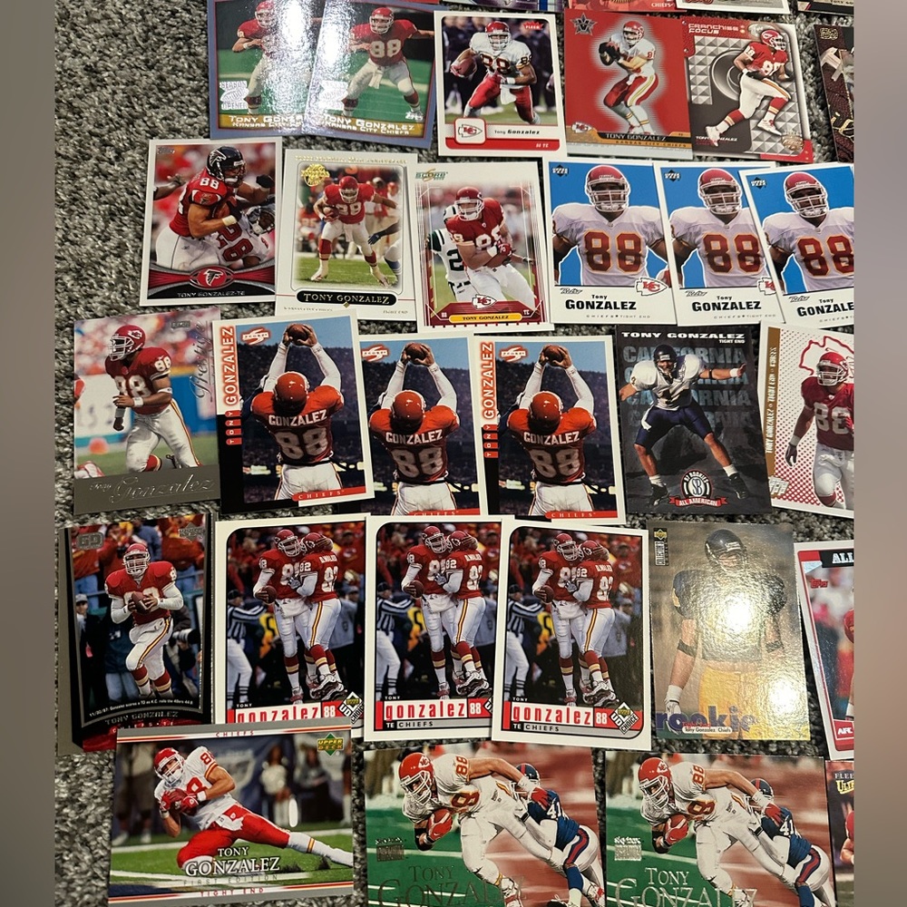 Lot of 83 Tony Gonzalez football cards Atlanta Falcons Kansas City Chiefs Rookie - Picture 2 of 10